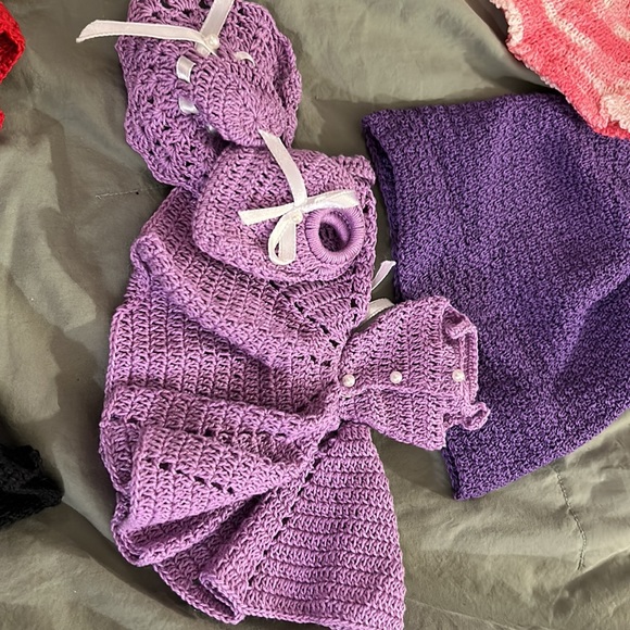 9 Handmade Barbie doll outfits - Picture 2 of 16